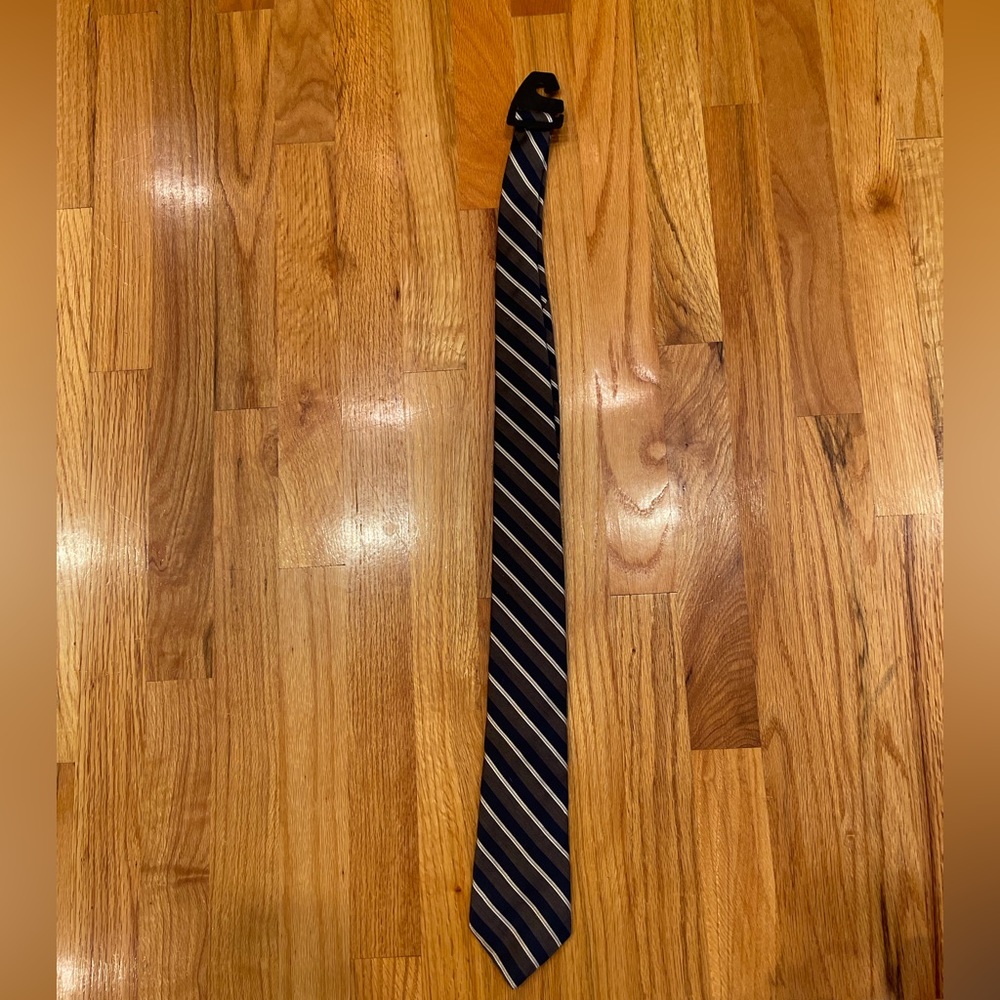 💜 5 for $25 or 3 for $18 Don Loper eurosilk striped silk blend tie
